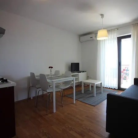 Nikola * Novi Vinodolski