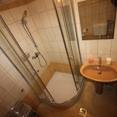 Nikola Apartamento