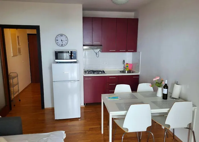 Nikola Appartement *
