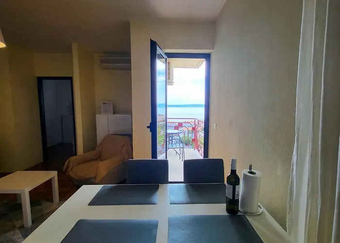 Nikola * Novi Vinodolski