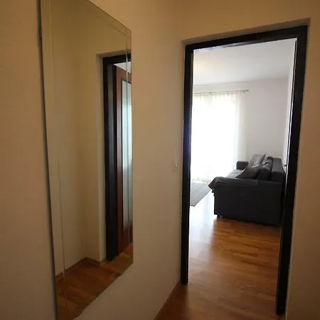 Nikola Apartment *
