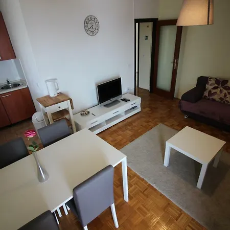 Nikola Apartment *