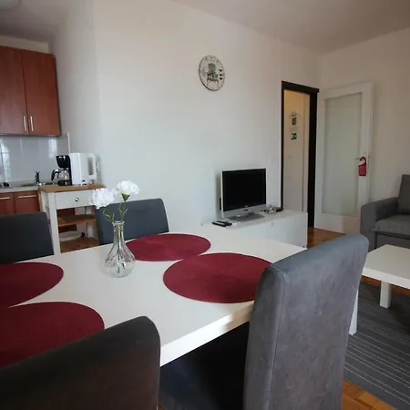 Apartment Nikola *